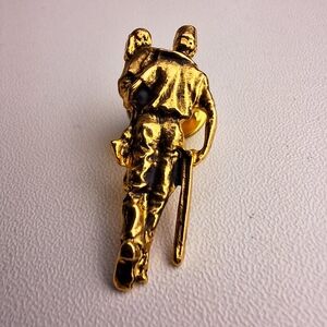 Shriners Lapel Pin Walking Tall Charles MacArthur 1995 Silent Messenger Goldtone